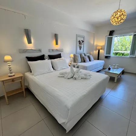 Diplos Parikia (Paros)